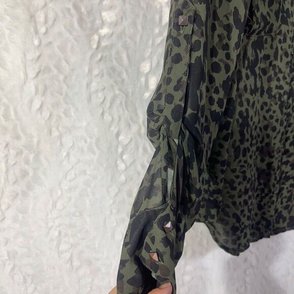 Rock and Republic Women's Button-up Animal Print Polyester Shirt Size M - Picture 12 of 15